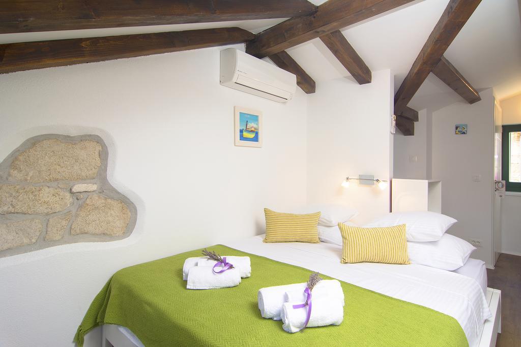 Apartments And Rooms Kampanel Χβαρ Δωμάτιο φωτογραφία
