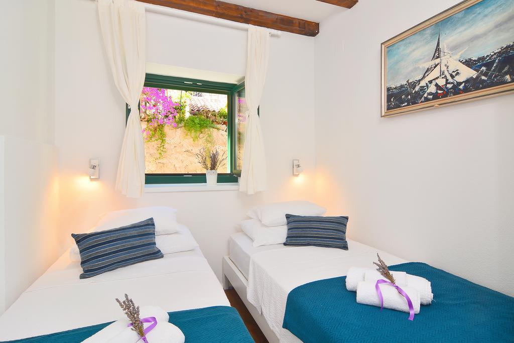 Apartments And Rooms Kampanel Χβαρ Δωμάτιο φωτογραφία
